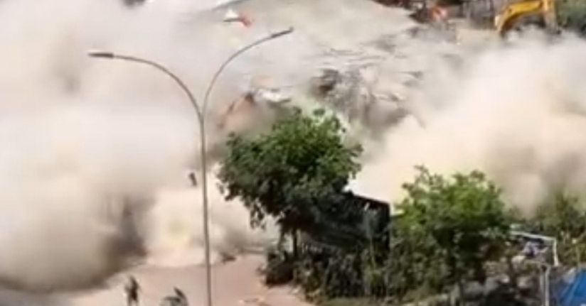 Kontrolsüz yıkım faciaya davetiye çıkardı: Kadın son anda kaçtı