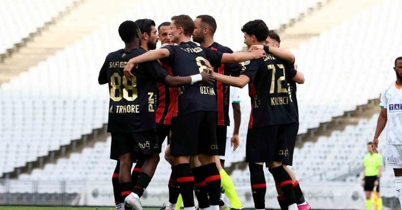 Fatih Karagümrük: 2 - Corendon Alanyaspor: 1