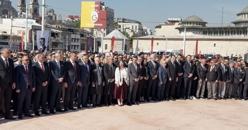 Taksim Meydanı’nda 19 Mayıs töreni düzenlendi