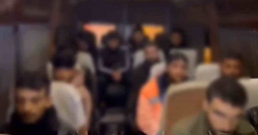 Minibüs dolusu göçmen yakalandı, 3 organizatör tutuklandı
