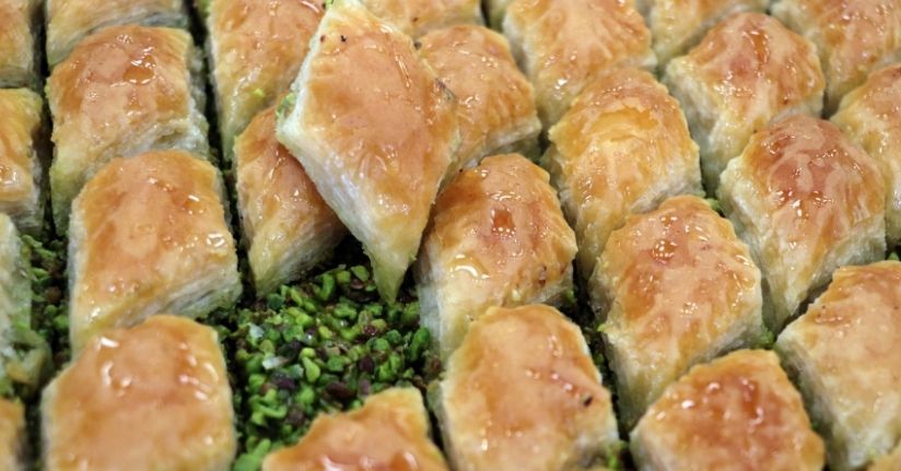 Baklava ustaları 24 saat bayram mesaisinde