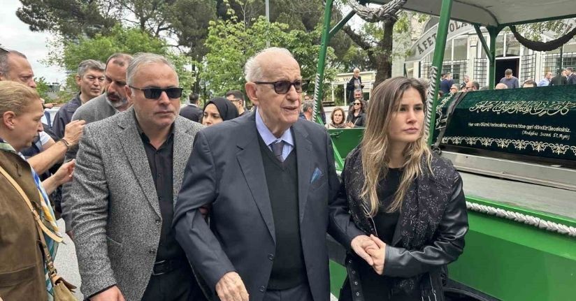 TFF Onursal Başkanı Şenes Erzik’in acı günü: Eşi Dilek Erzik son yolculuğuna uğurlandı