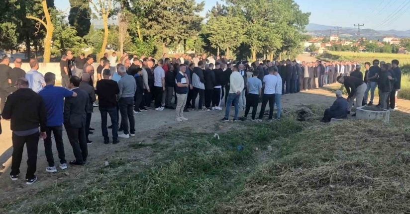 Edirne’de asırlık bayramlaşma geleneği yaşatıldı: Yüzlerce kişi aynı anda bayramlaştı