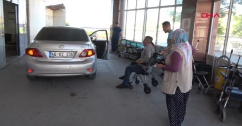 Kurbanlık boğanın boynuzuyla bacağından yaralandı, 60 dikiş atıldı