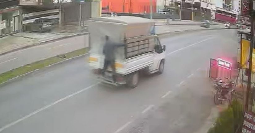 Kamyonetin kasasından 40 kilo et çaldı