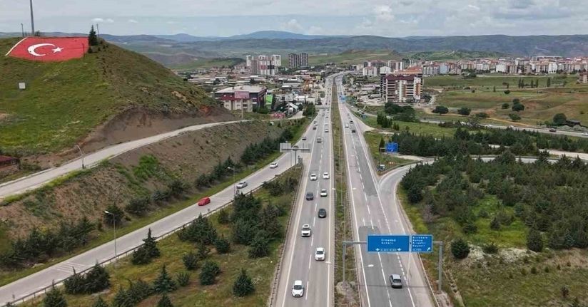 43 ilin bağlantı noktasında yolların son durumu havadan görüntülendi