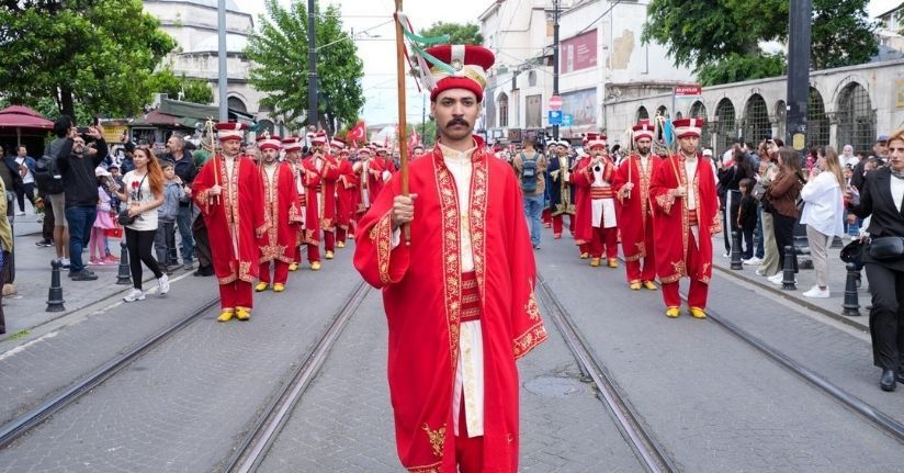 İstanbul'un fethinin 573'üncü yıl dönümünde Beyazıt'tan Ayasofya'ya 'Fetih Yürüyüşü' düzenlend