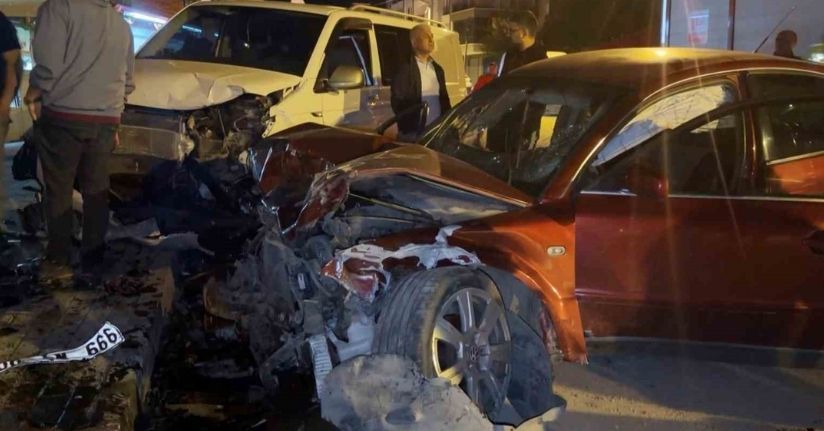 Alkollü sürücü 4 araca birden çarptı: 2 yaralı