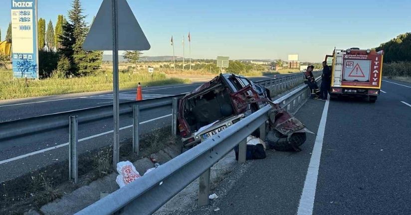 Uşak’ta feci kazada 1 kişi hayatını kaybederken, 2 kişi yaralandı