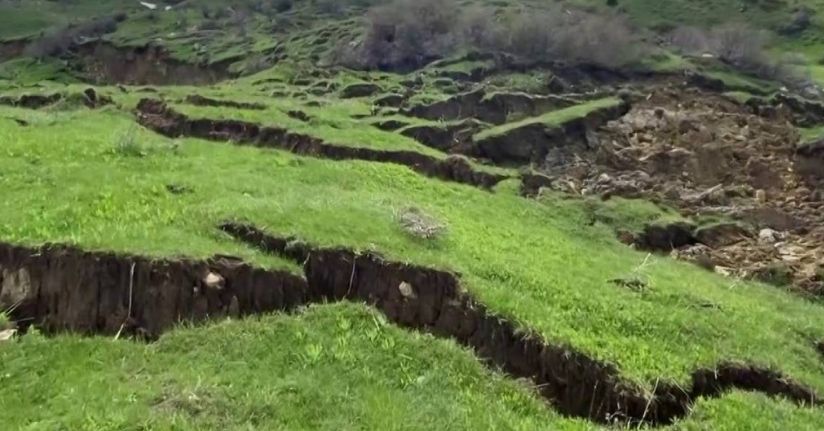 Sivas’ta karların erimesi ve aralıksız süren yağış heyelana neden oldu