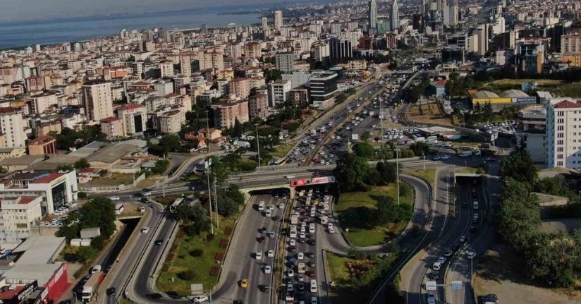 Bayram tatili sona erdi: D-100’de yoğunluk oluştu