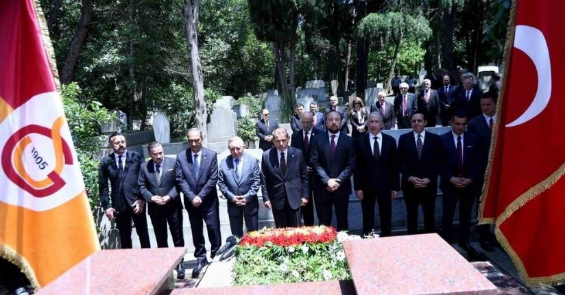 Dursun Özbek, Ali Sami Yen ve Süleyman Seba’nın kabrini ziyaret etti