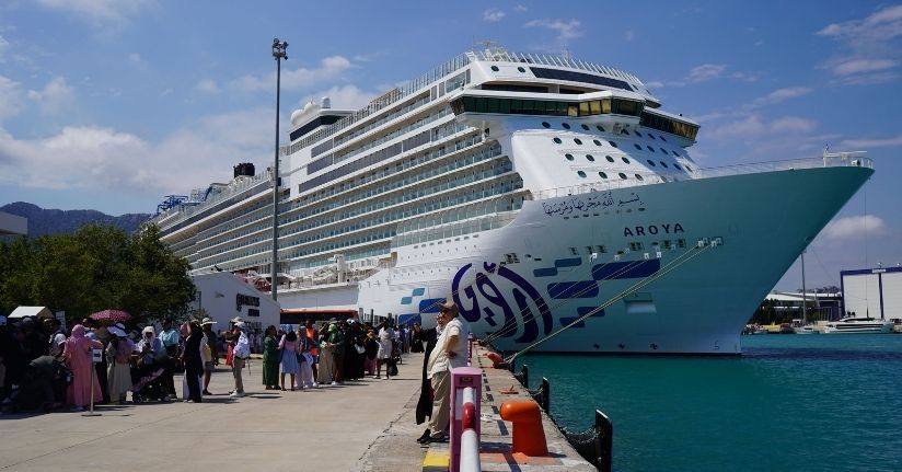 Antalya Limanı'nın rekor konuğu; 335,2 metrelik AROYA