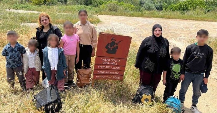 Yurt dışına kaçmak isteyen 32 düzensiz göçmen sınır hattında yakalandı