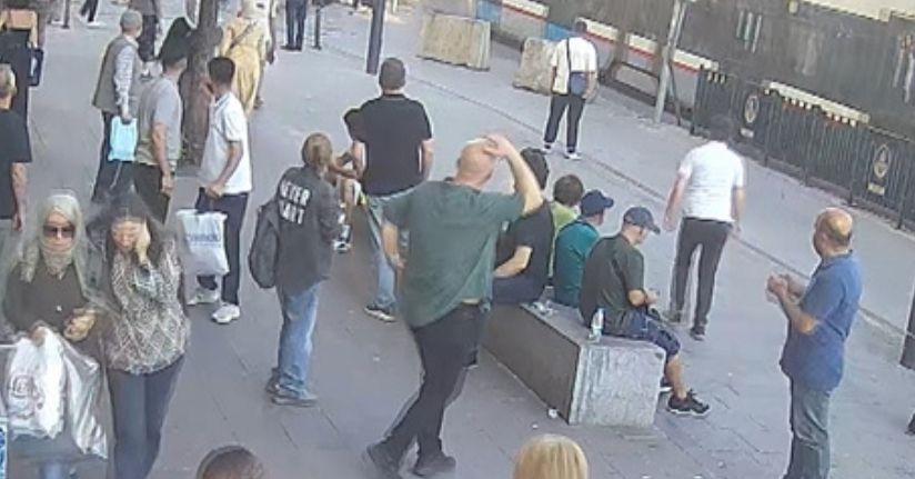 Fatih'te 6 yaşındaki çocuk raylara düşüp tramvayın altında kalarak öldü; panik anları kamerada