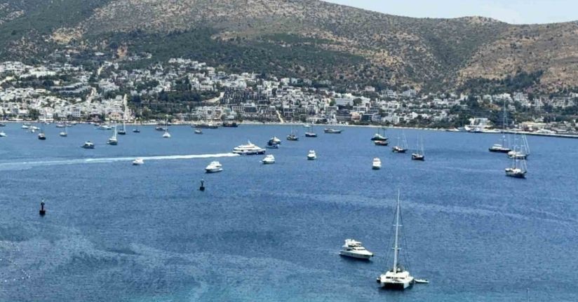Bodrum koylarında yat kuşatması: Sezon açıldı, denizde yoğunluk başladı