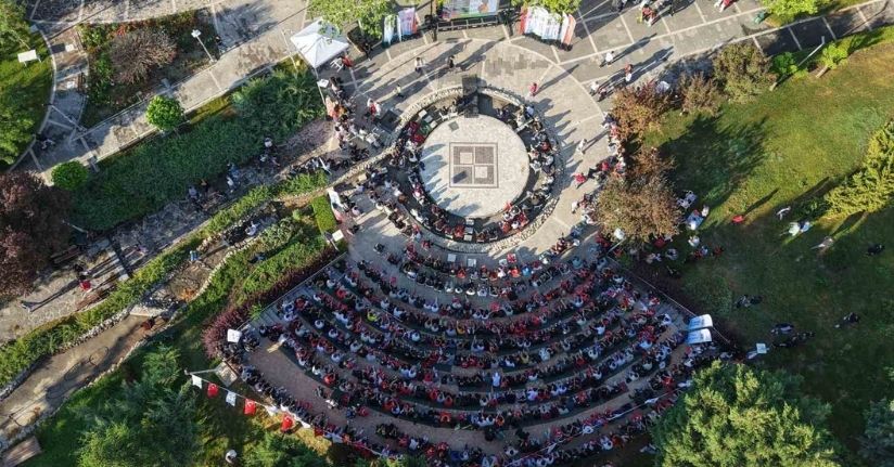 Elazığ’da zaman durdu: A Milli maç için dev ekran kuruldu