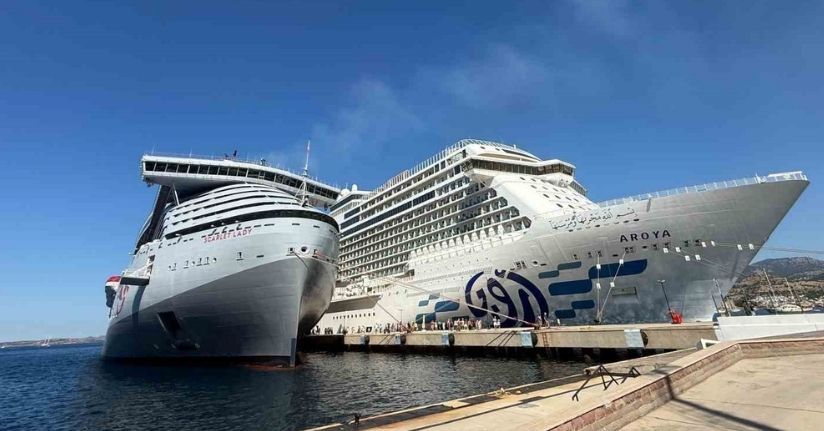 Bodrum’a aynı günde 2 dev kruvaziyer, 4 bin 625 yolcu geldi
