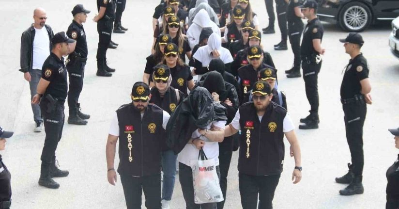 Masaj salonlarında fuhuş yaptırılan 26 kadın kurtarıldı, 7 kişi tutuklandı