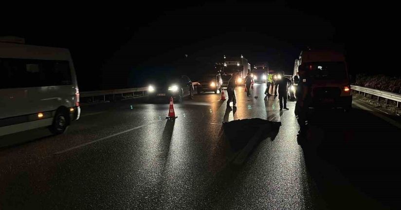 Otobanda yolun karşısına geçerken tır çarpan şahıs hayatını kaybetti