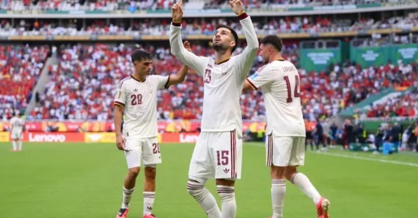 İspanya, Uruguay'ı tek golle geçti, son 32 turuna yükseldi