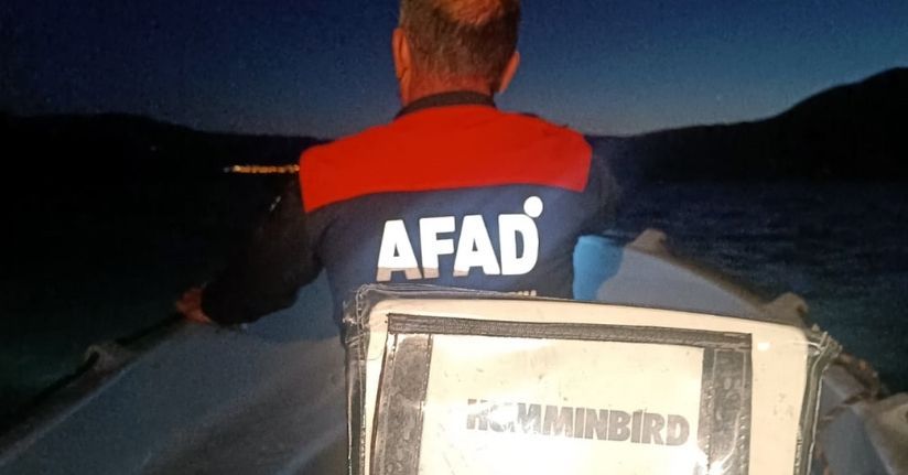 Kanoyla açıldıkları Burdur Gölü'nde kaybolan 2 kişi, sağ olarak bulundu