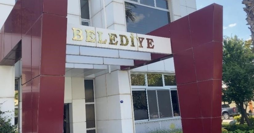 Seferihisar Belediye Başkanı İsmail Yetişkin ve 19 şüpheli adliyede