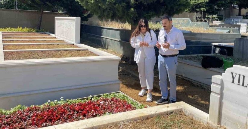 Kadir İnanır’ın kabri çiçeklerle donatıldı: Sevenleri yalnız bırakmadı
