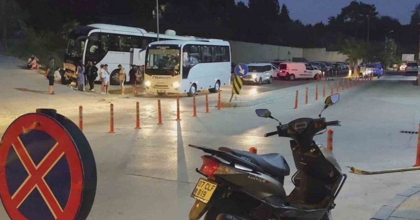 Manavgat’ta gıda zehirlenmesi şüphesiyle hastaneye kaldırılan 52 tatilci taburcu edildi