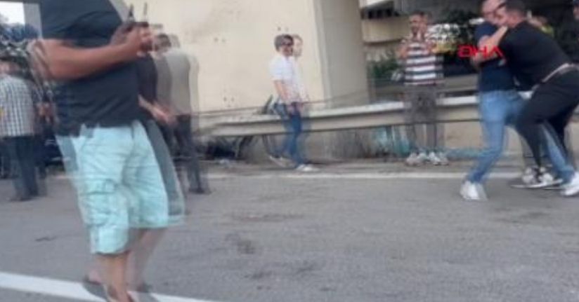 Köprü ayağına çarpan TIR'ın şoförü öldü