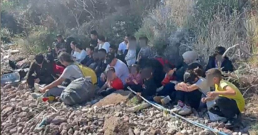 Ayvacık’ta 30 kaçak göçmen yakalandı
