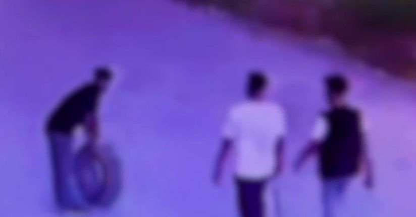 Gece yarısı aracın lastiği patlayınca başka aracın yedek lastiğini çaldıla