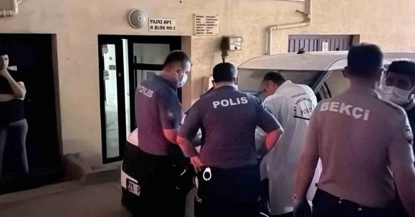Sokağı saran ağır koku acı gerçeği ortaya çıkardı: Yaşlı adam evinde ölü bulundu