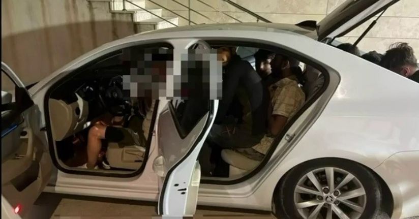 Bagajına 3 kişi bindirdiği otomobile 9 göçmen sığdıran insan tacirine 102 bin TL ceza