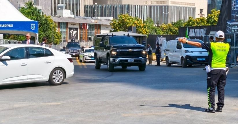Trump ’Canavar’ ile otelden ayrıldı