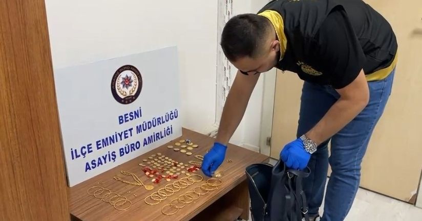 Bulduğu 6,5 milyonluk altın dolu çantayı polise teslim etti