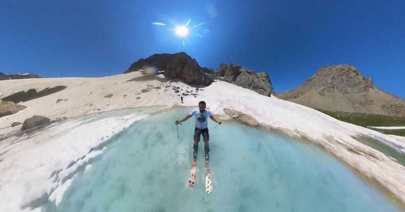2 bin 500 metre rakımdaki buzul gölünde kayak