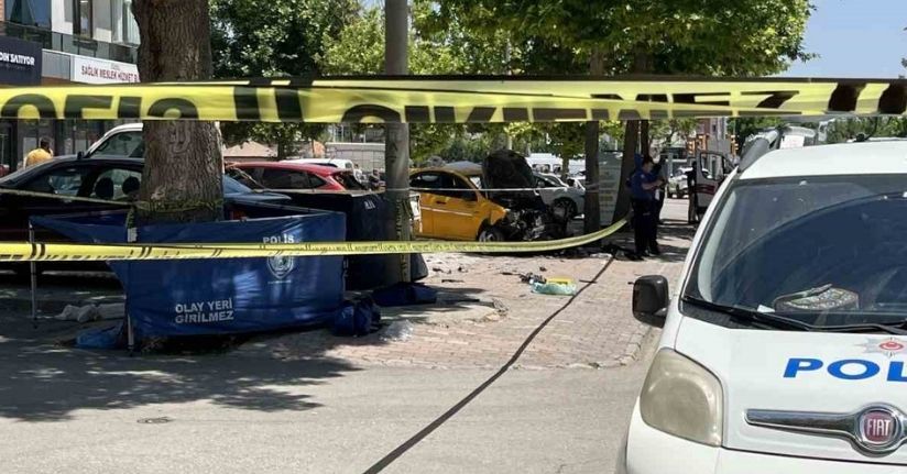 Ticari taksinin çarptığı anne ile kızı hayatını kaybetti