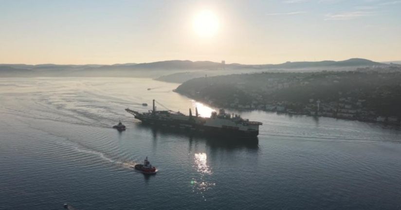 325 metrelik dev boru döşeme gemisi İstanbul Boğazı’ndan geçiş yaptı
