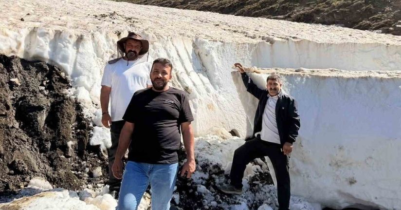 Berivanlar için karla mücadele: 3 bin 300 rakımlı mezra yolunda zorlu mesai