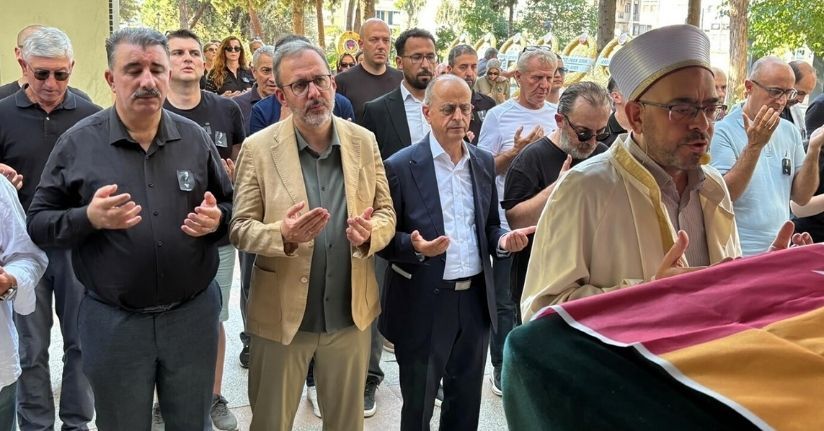 Aziz Üstel, İzmir'de son yolculuğuna uğurlandı