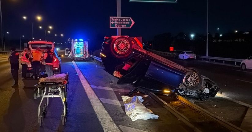 Beykoz’da minibüse çarpan otomobil takla atıp bariyerlere saplandı: 1 ölü, 2 yaralı