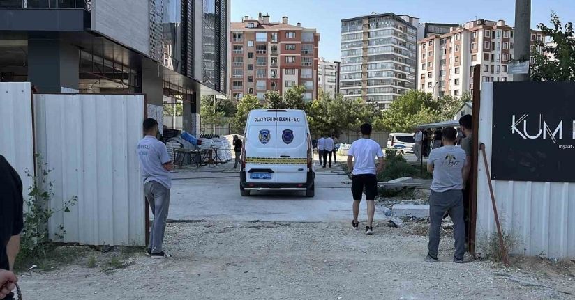 İnşaatın yedinci katında yük asansöründen düşen usta öldü