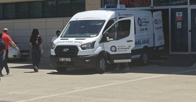 Genç kadını tabancayla vurarak öldürüp, ardından intihar etti