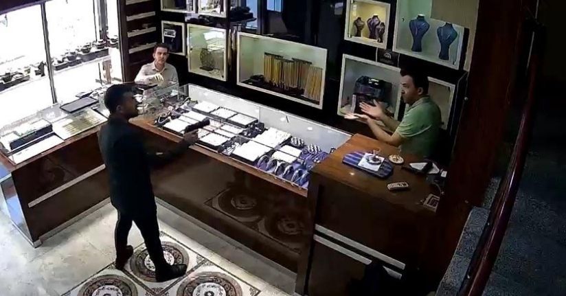 Kuyumcu, soygun girişiminde öldürülmüş