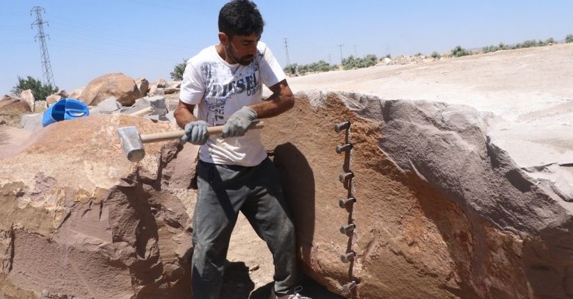 Mimar Sinan'ın memleketinde 30 derecede taşa şekil veriyor