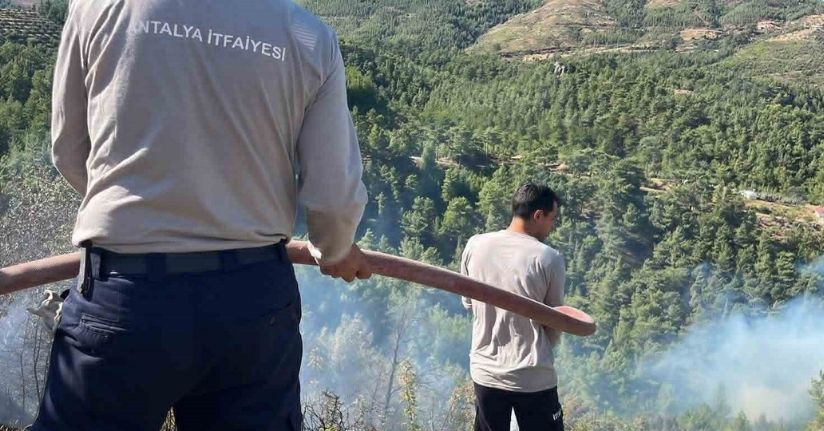 Alanya’da orman yangını sebebiyle 45 ev tedbir amaçlı tahliye edildi