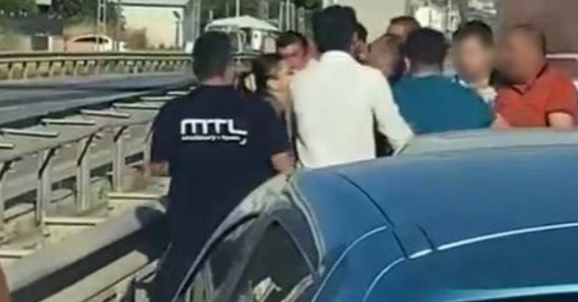 Büyükçekmece’de tekme tokat yol kavgası