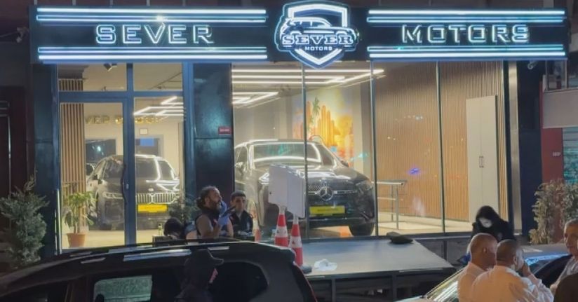 Eyüpsultan'da oto galeriye silahlı saldırı: 1 ölü, 3 yaralı 