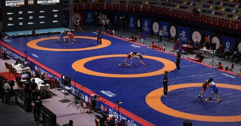 Uluslararası güreş turnuvasında Türk sporcular 27 madalya kazandı